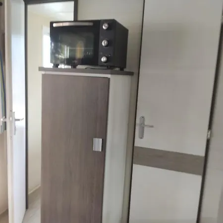 Mobilhome Climatise Et Ombrage ポール・ラ・ヌーヴェル